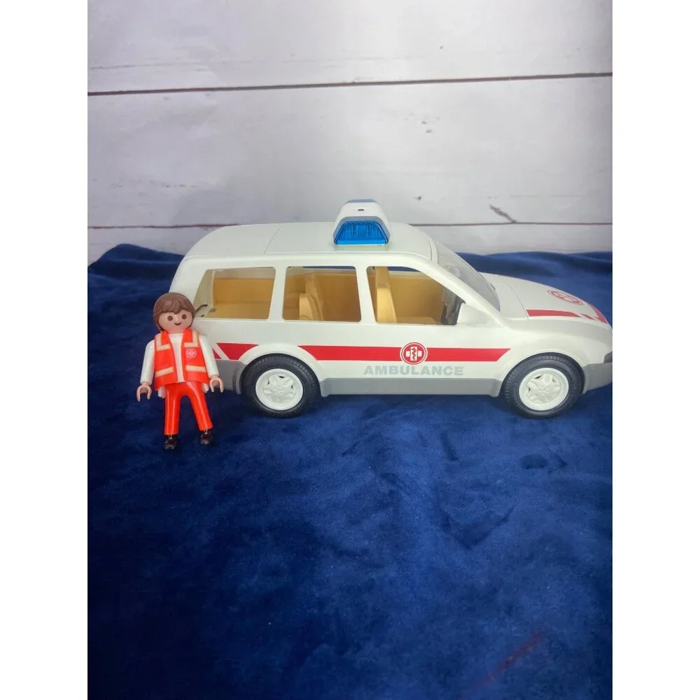 2006 Playmobil‎ Rescue Ambulance Detachable Roof With Medic